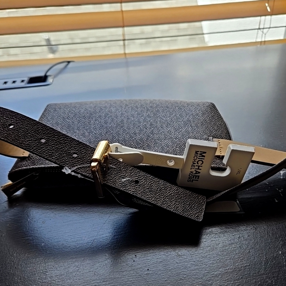 Michael Kors Black Belt Bag Sleek and Versatile L/XL